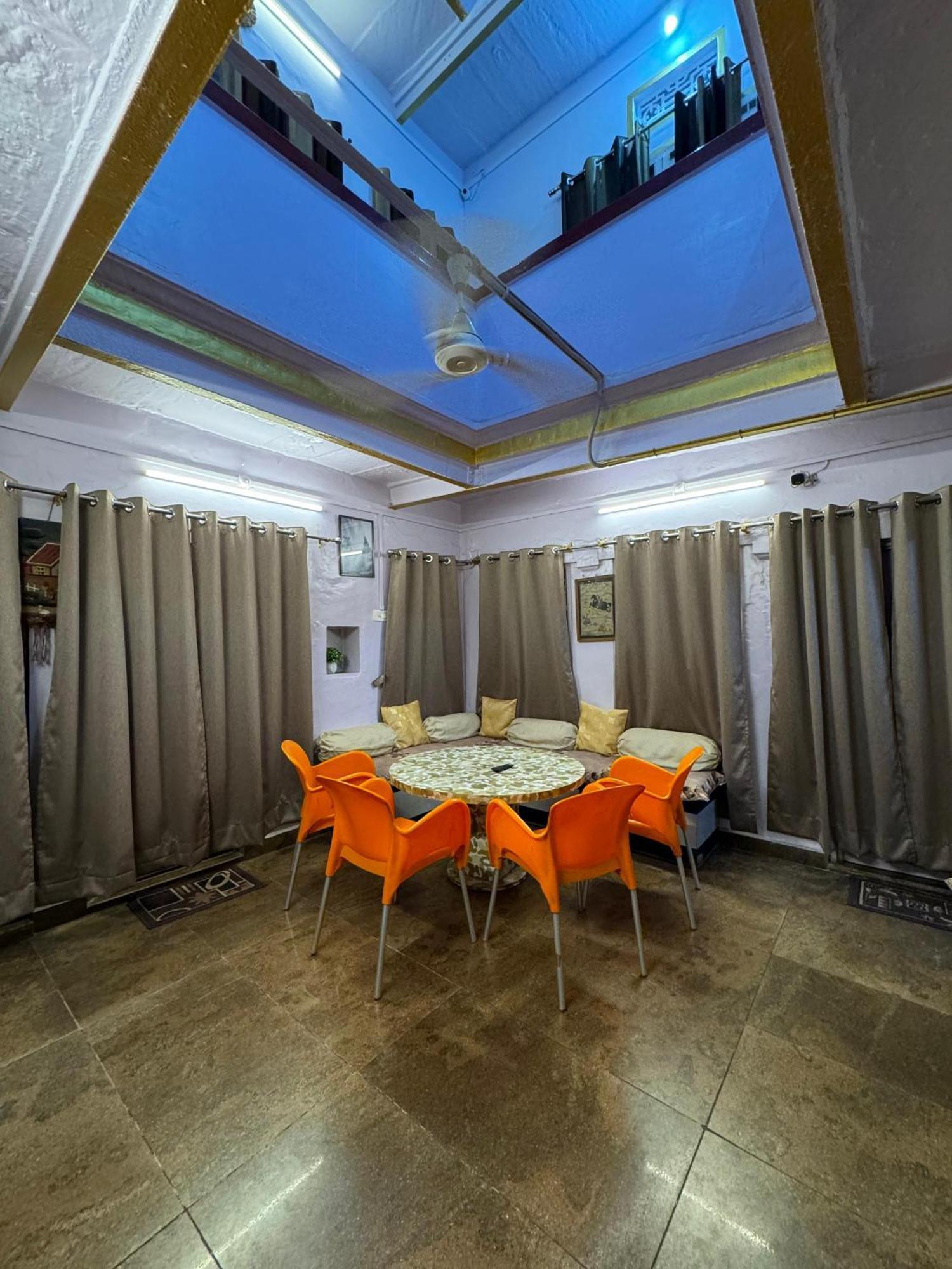 The Golden Lodge Bénarès Extérieur photo